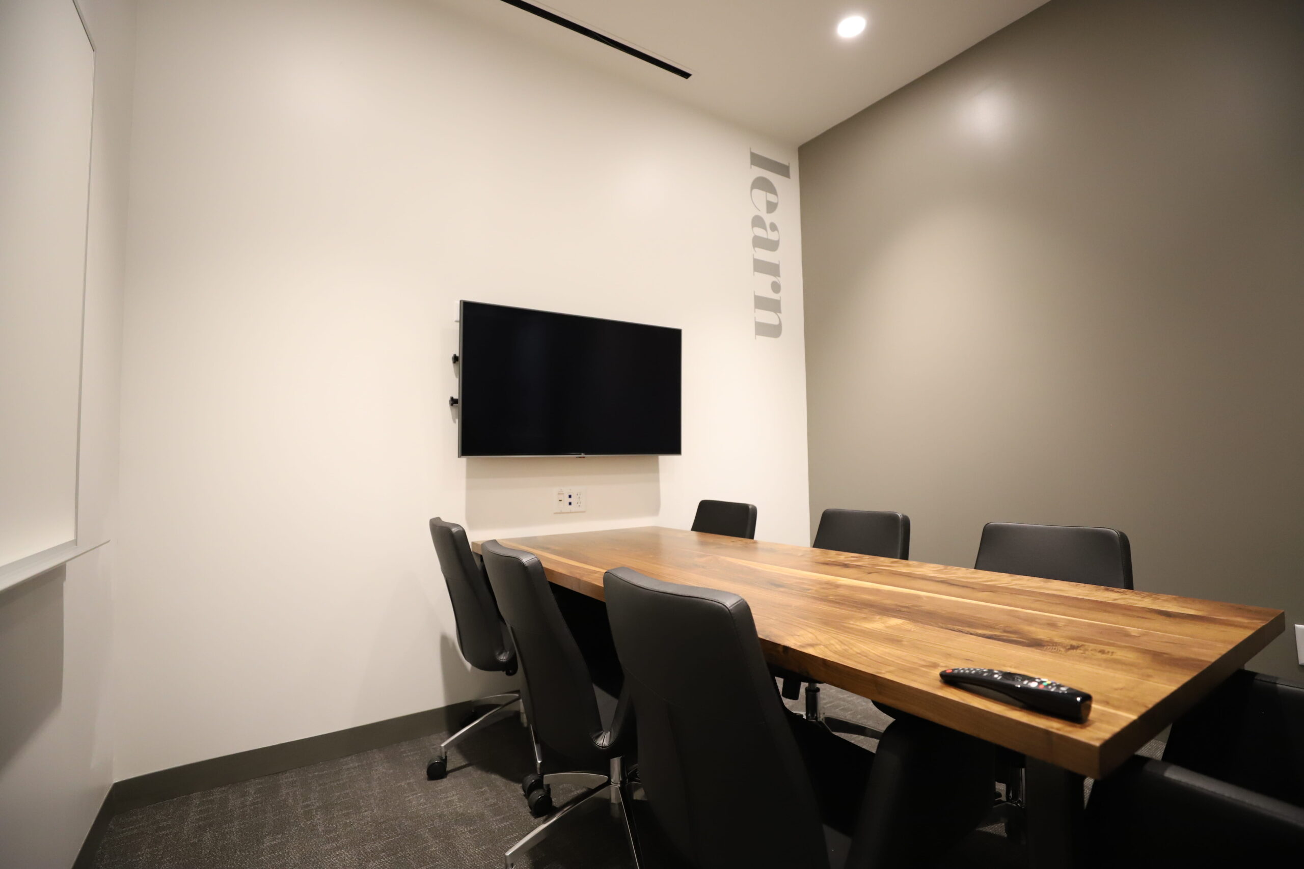 Includes LED screen, HD display and whiteboard