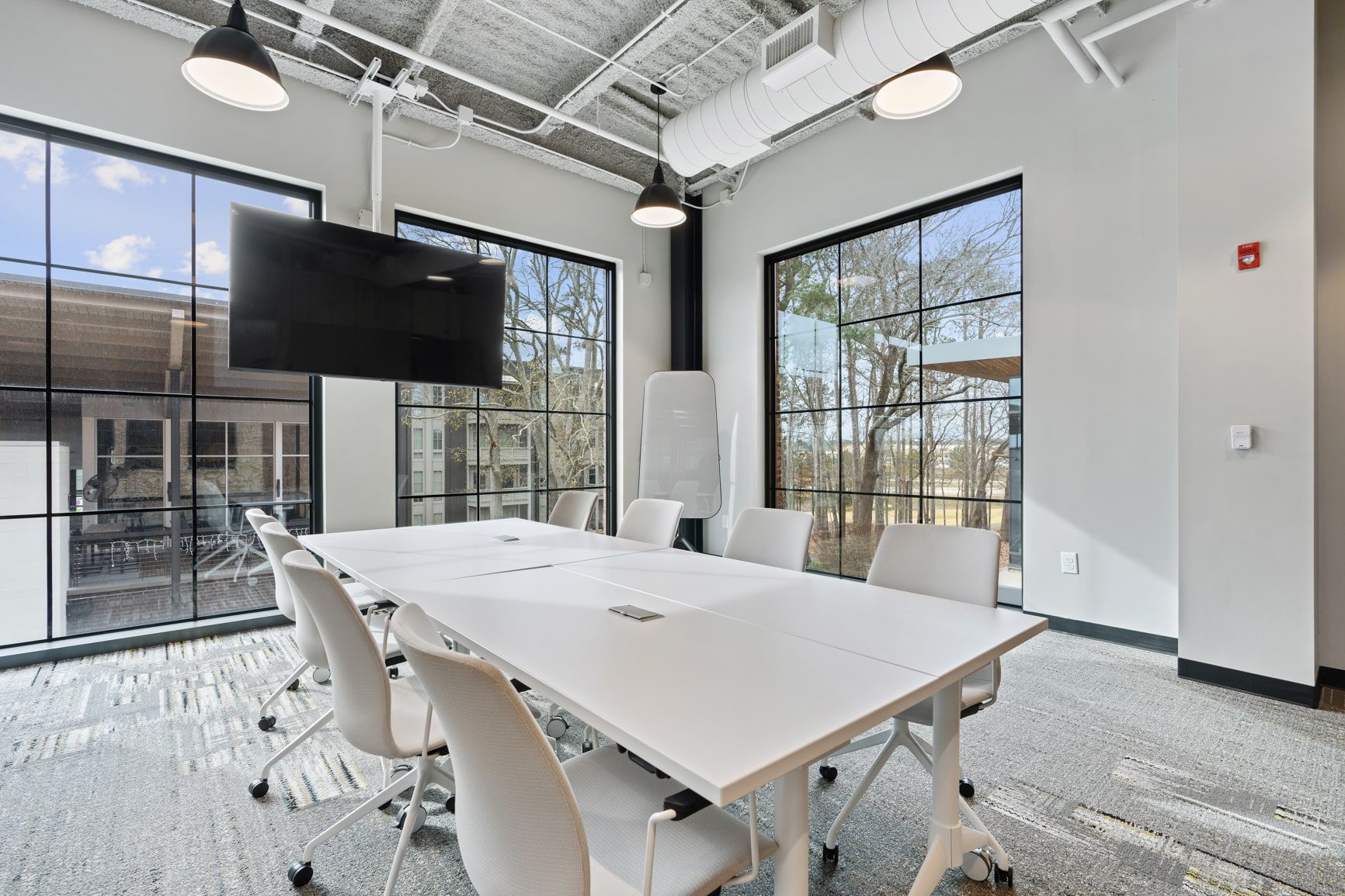 Inspire_Trilith_Flexible-meeting-room_boardroom-2