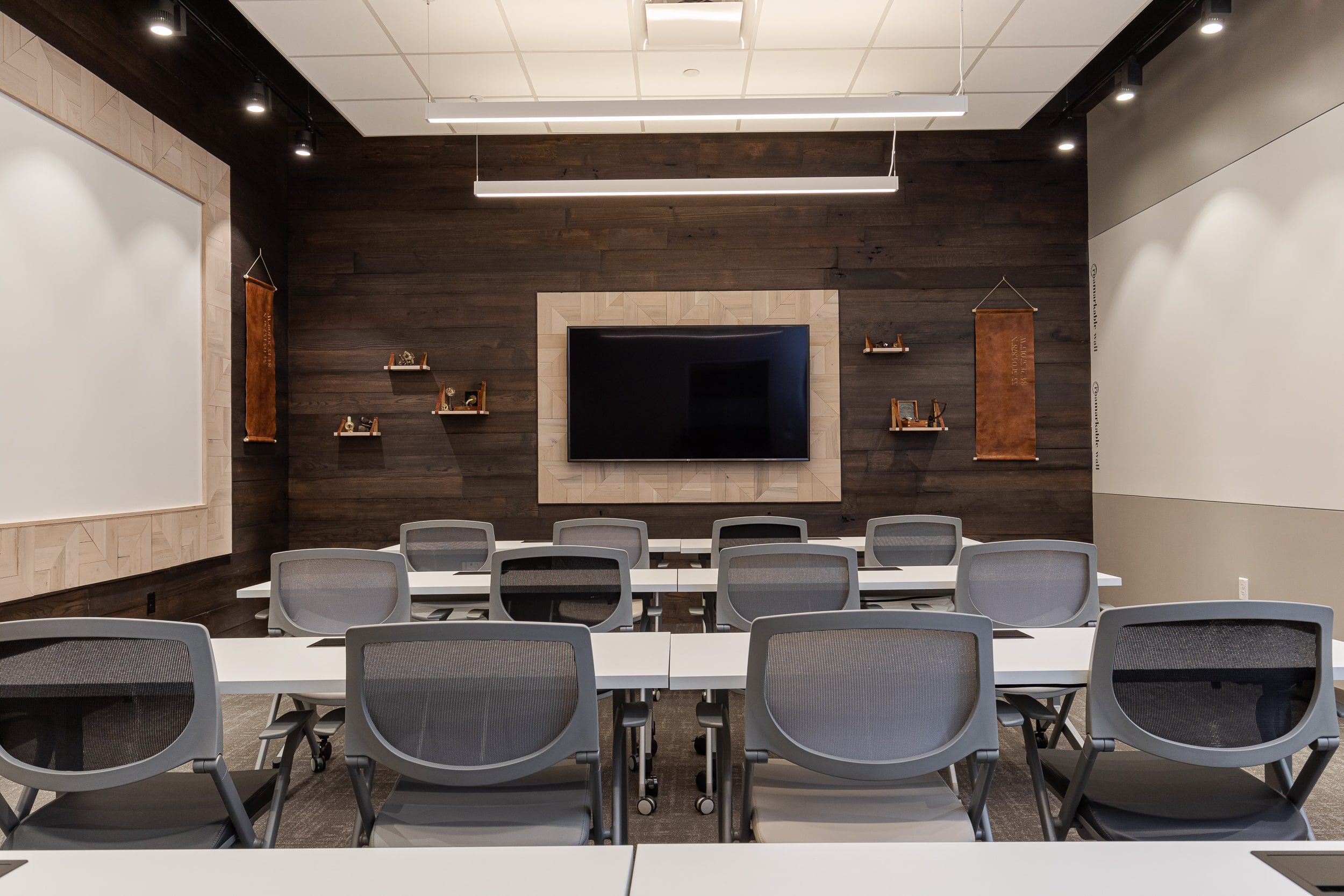 Roam_lenox_Outpost_Classroom-setup-2