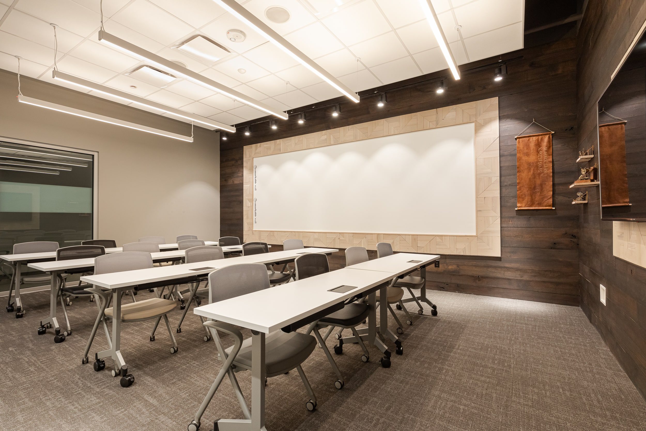 Roam_lenox_Outpost_Classroom-setup-3