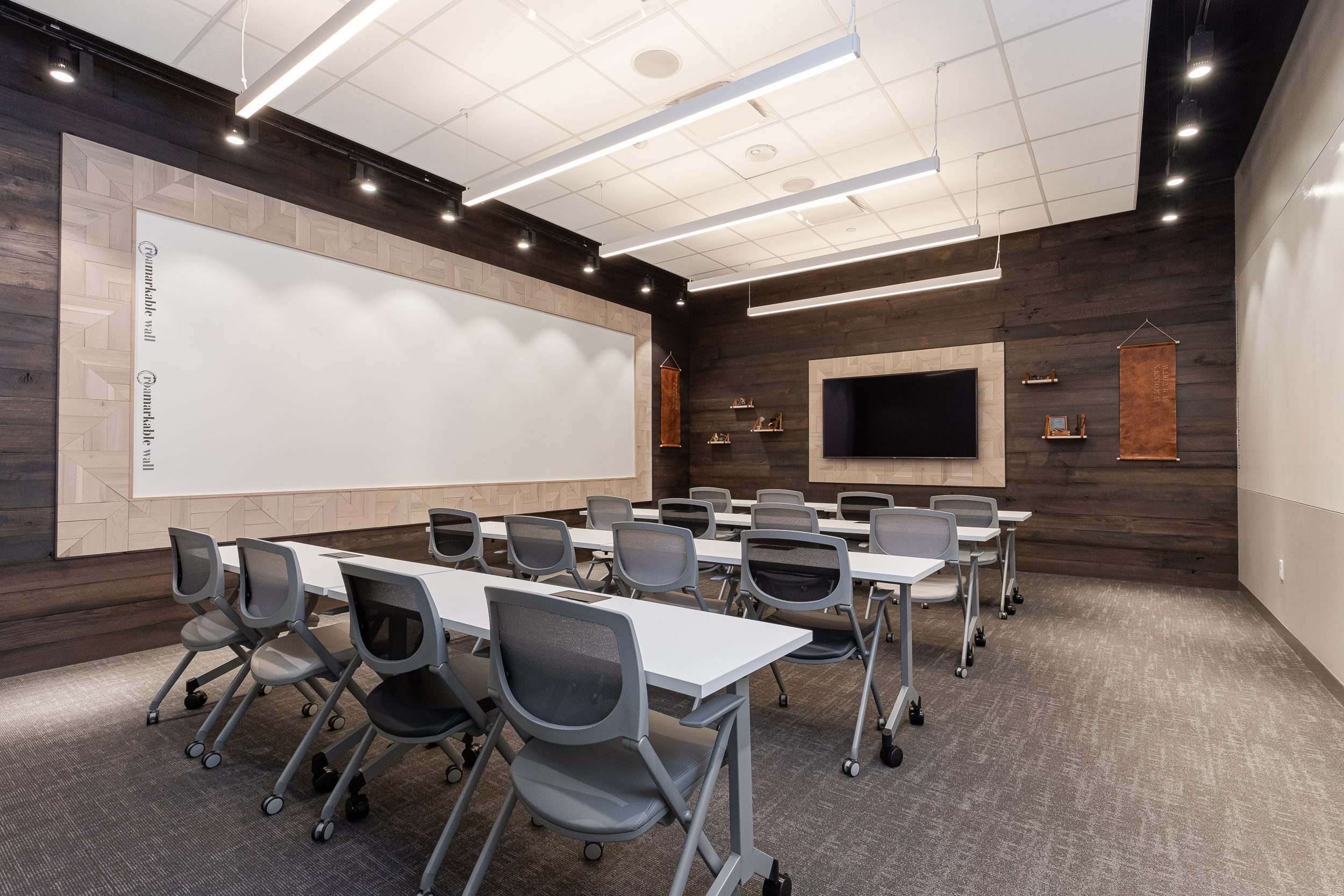 Roam_lenox_Outpost_Classroom-setup