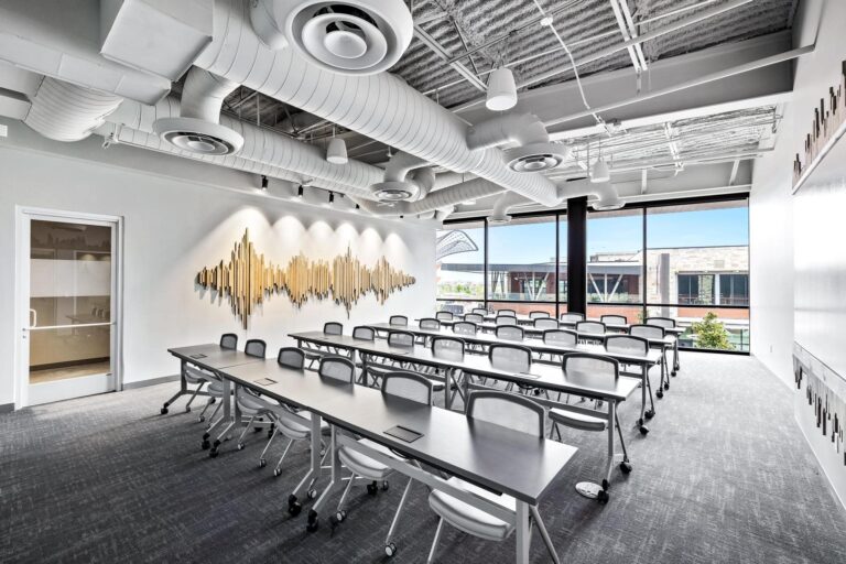 Theatre_Training-room_Roam-Grandscape_Classroom-3