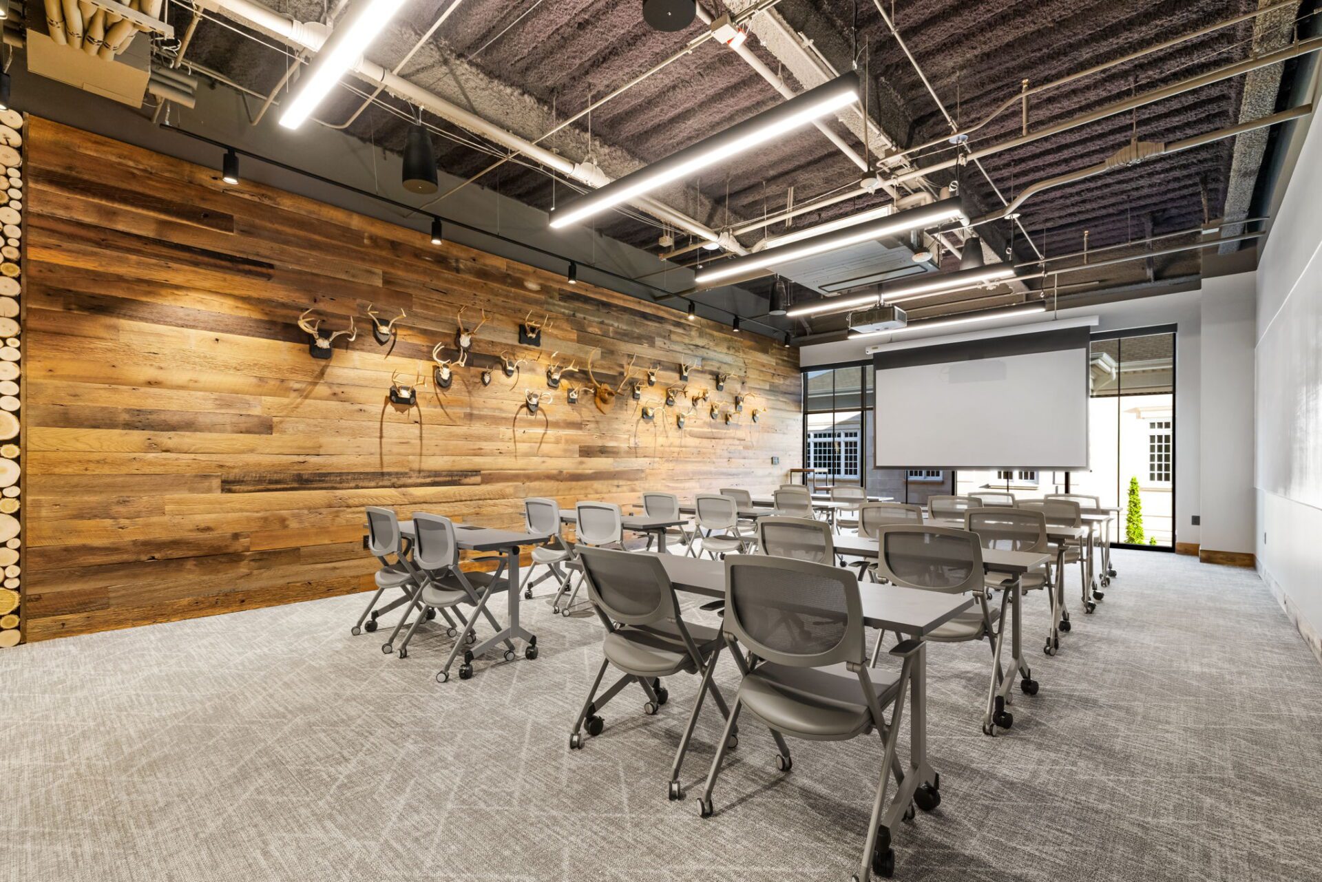 Retreat, Classroom seating for 20 people