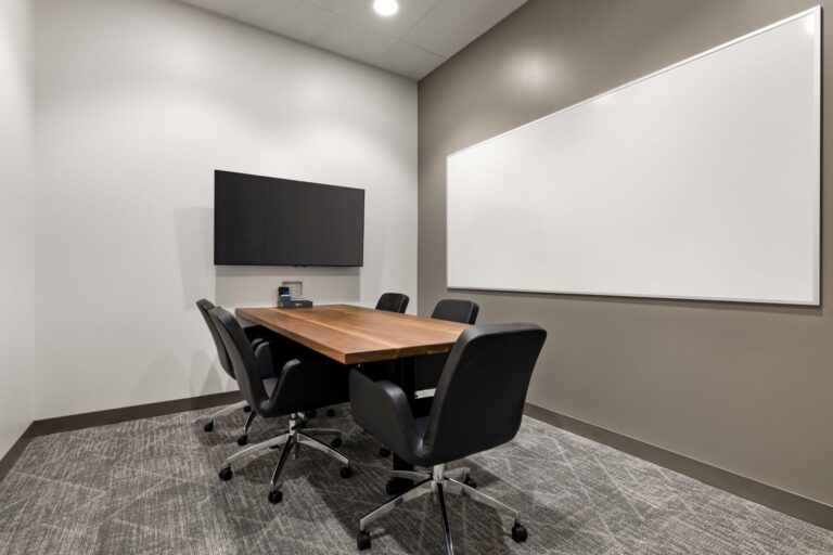Meeting room seating up to 5 people